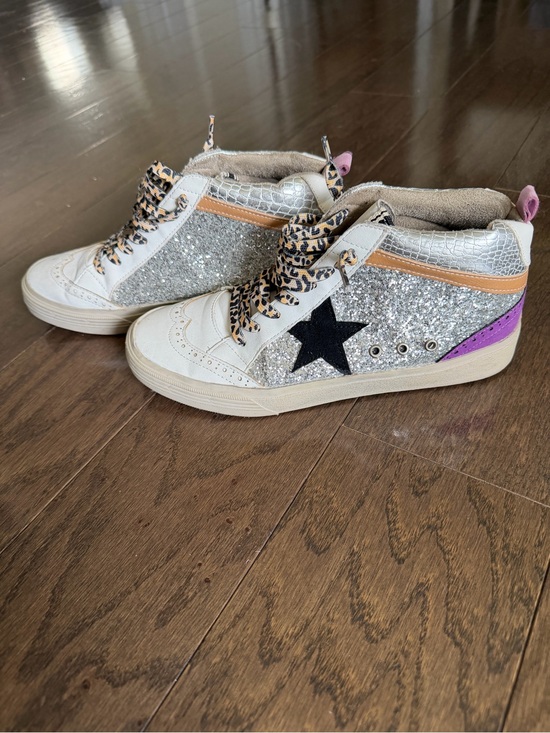 ShuShop Shoes - Silver Glitter High-Top Sneakers with Star Accent